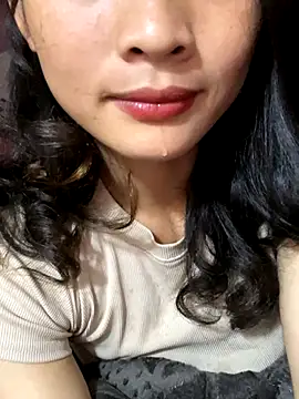 Snapshot of Kieu_xxx chatting on October 17, 2:48 am Kieu xxx online show from October 17, 2:48 am