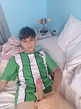 Snapshot of matiatr1112 chatting on December 18, 11:49 am matiatr1112 online show from December 18, 11:49 am