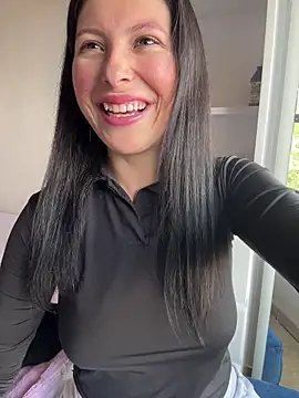 Mia salinass online show from February 13, 7:43 pm