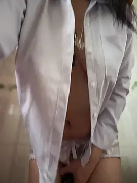 Mia salinass online show from March 25, 6:36 pm