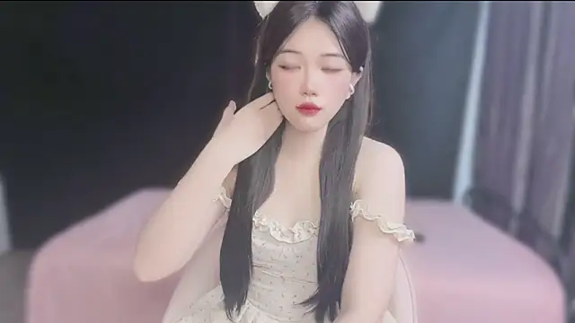 Snapshot of Sparkly_Candy chatting on September 18, 2:35 am Sparkly Candy online show from September 18, 2:35 am