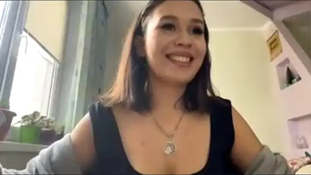 sarahstoke online show from September 12, 8:03 am