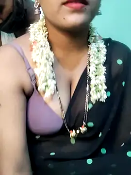 Snapshot of Shneeha_le chatting on September 19, 9:11 am Shneeha le online show from September 19, 9:11 am