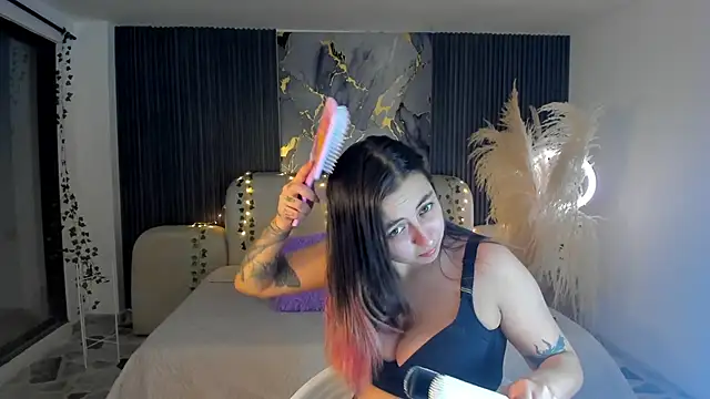 SarahCastro1  online show from December 23, 4:21 am