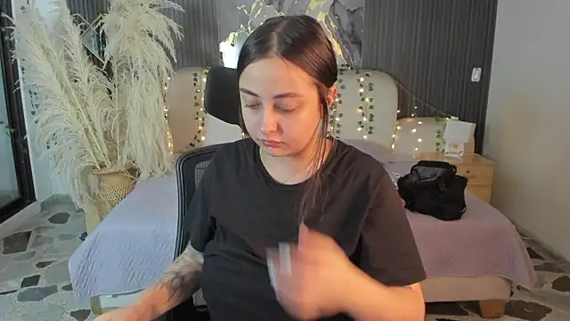 SarahCastro1  online show from February 20, 4:09 am