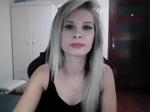 Snapshot of KristineGlow chatting on September 23, 8:12 pm KristineGlow online show from September 23, 8:12 pm