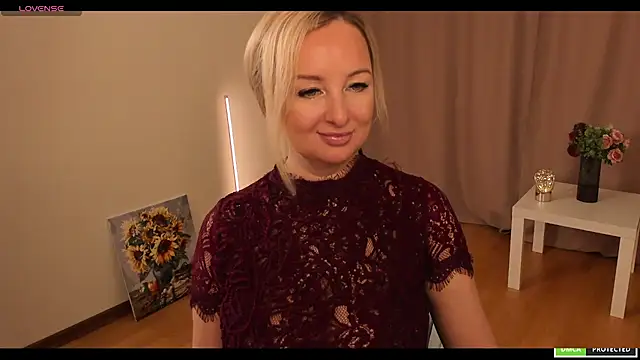 Snapshot of sexmom8 chatting on September 22, 11:12 am sexmom8 online show from September 22, 11:12 am