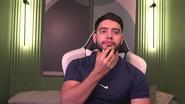 Snapshot of Nick_Vans chatting on September 28, 6:13 pm Nick Vans online show from September 28, 6:13 pm