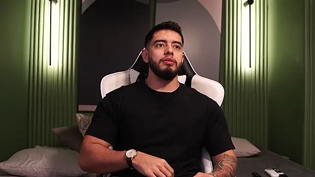 Snapshot of Nick_Vans chatting on October 11, 12:36 pm Nick Vans online show from October 11, 12:36 pm