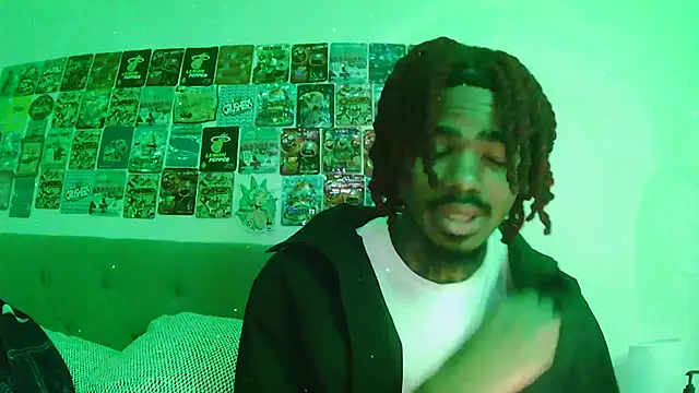 Snapshot of risktakinndolo chatting on September 11, 11:05 pm risktakinndolo online show from September 11, 11:05 pm