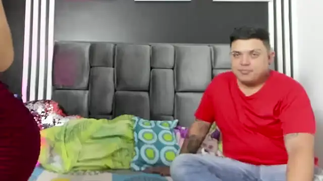 Snapshot of Hornycouple_Hot chatting on November 15, 7:43 pm Hornycouple Hot online show from November 15, 7:43 pm