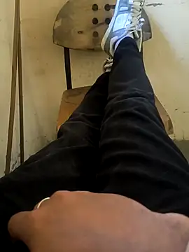 bigdick lickingexpert08 online show from February 23, 9:17 am