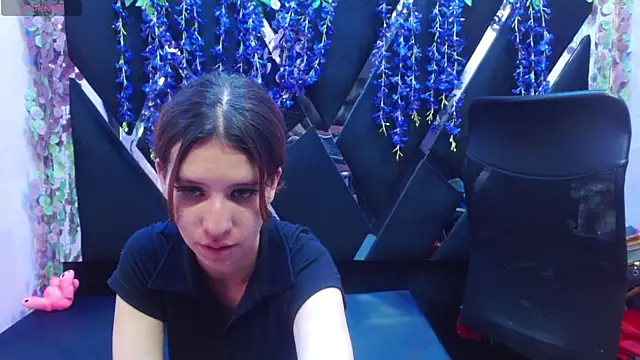 Snapshot of Gigi_Glase chatting on September 16, 9:38 pm Gigi Glase online show from September 16, 9:38 pm