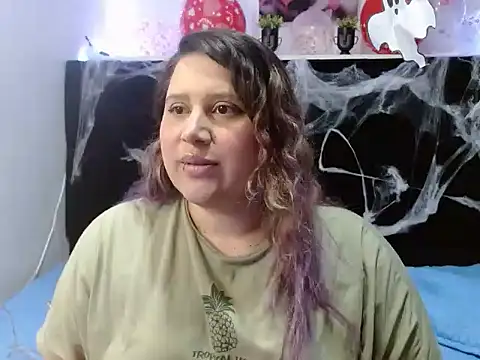 EmmaTower online show from October 14, 7:25 pm