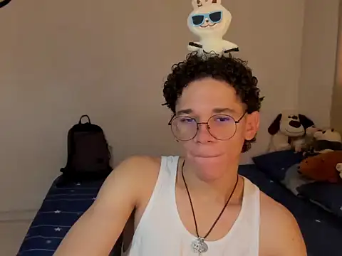 Snapshot of Tom_Blues chatting on October 24, 1:29 pm Tom Blues online show from October 24, 1:29 pm