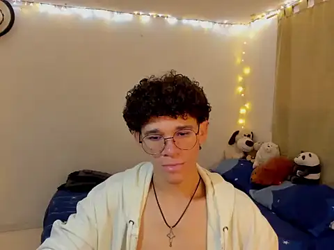 Snapshot of Tom_Blues chatting on October 29, 12:29 pm Tom Blues online show from October 29, 12:29 pm