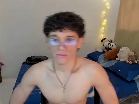 Snapshot of Tom_Blues chatting on November 18, 2:21 pm Tom Blues online show from November 18, 2:21 pm