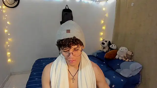 Snapshot of Tom_Blues chatting on November 27, 12:40 pm Tom Blues online show from November 27, 12:40 pm