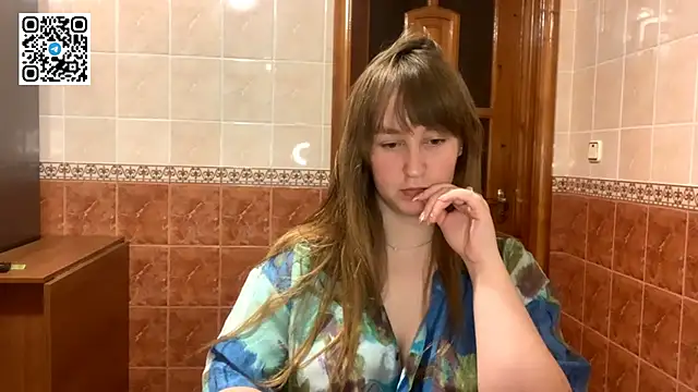 MaroonMoon  online show from October 12, 7:46 pm