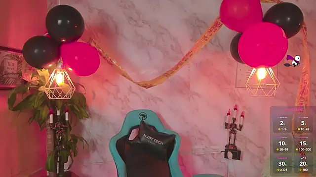 Snapshot of cristal_herrera_ chatting on November 1, 4:36 am cristal herrera online show from November 1, 4:36 am