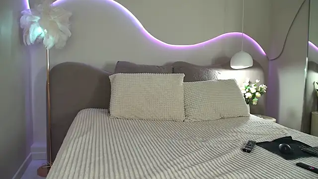 NicolSpace online show from April 13, 3:34 am