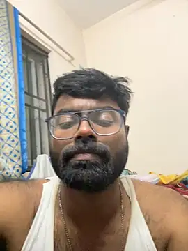 Snapshot of DJLOVE280825 chatting on October 8, 10:51 pm DJLOVE280825 online show from October 8, 10:51 pm