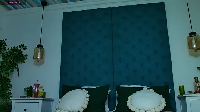 Snapshot of LollyShine chatting on November 8, 7:23 pm LollyShine online show from November 8, 7:23 pm