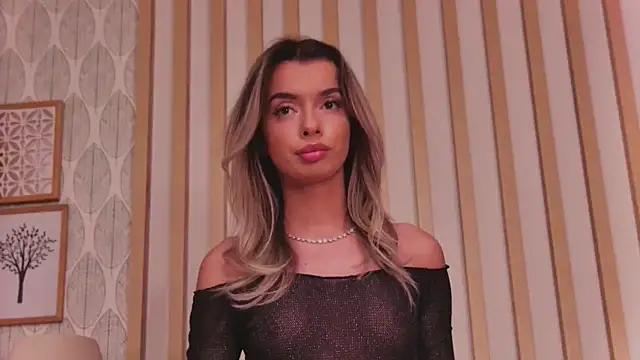 Snapshot of LollyShine chatting on November 15, 7:21 pm LollyShine online show from November 15, 7:21 pm