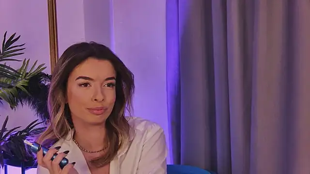 Snapshot of LollyShine chatting on January 13, 8:03 pm LollyShine online show from January 13, 8:03 pm