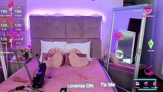 Nicole Bond online show from October 12, 5:17 am