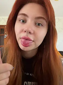 LunaMillie online show from May 16, 10:23 am