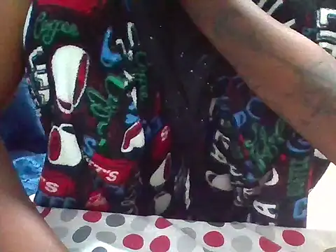 chocolatebarbiee online show from September 18, 9:39 pm