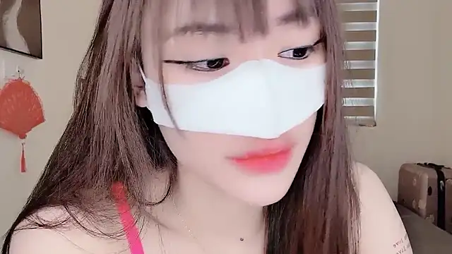 Snapshot of MaiLiiil chatting on September 12, 4:12 am MaiLiiil online show from September 12, 4:12 am