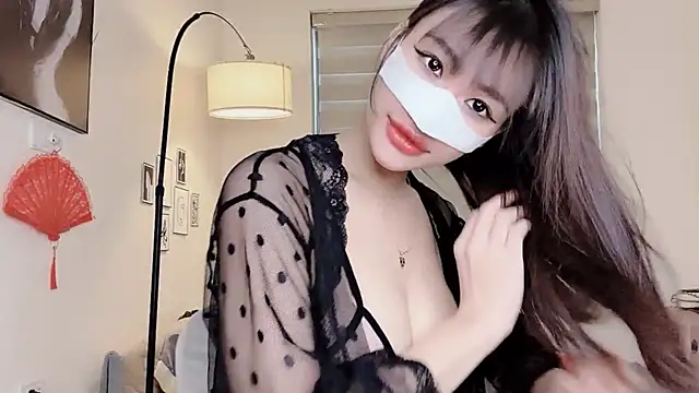 Snapshot of MaiLiiil chatting on September 29, 4:50 am MaiLiiil online show from September 29, 4:50 am