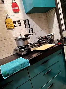 SIZZLER 1100 online show from October 13, 5:35 pm