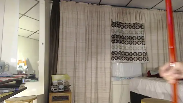 Snapshot of ANALTRAINING4U2 chatting on October 27, 2:59 am ANALTRAINING4U2 online show from October 27, 2:59 am