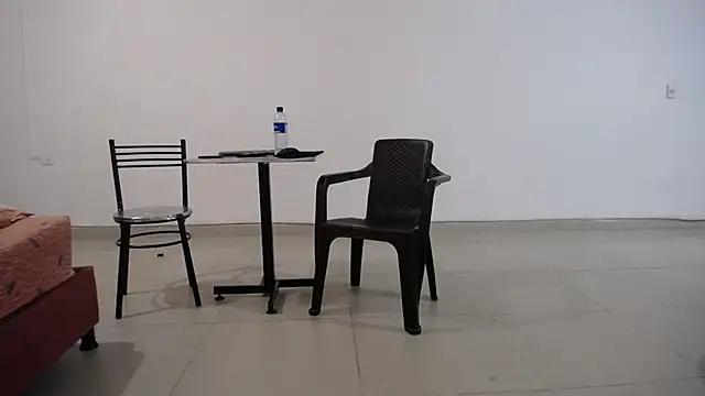 Snapshot of yohacriss chatting on October 27, 3:21 am yohacriss online show from October 27, 3:21 am