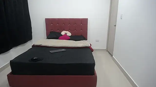 Snapshot of yohacriss chatting on November 13, 12:20 am yohacriss online show from November 13, 12:20 am