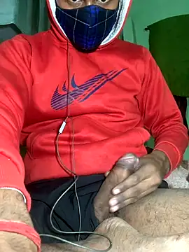 Snapshot of uniquesexyboy5689 chatting on November 18, 4:11 pm uniquesexyboy5689 online show from November 18, 4:11 pm