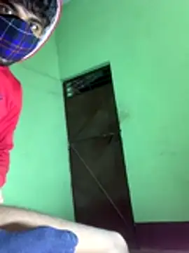 Snapshot of uniquesexyboy5689 chatting on December 1, 4:34 pm uniquesexyboy5689 online show from December 1, 4:34 pm