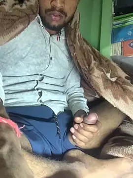 Snapshot of uniquesexyboy5689 chatting on December 16, 4:23 pm uniquesexyboy5689 online show from December 16, 4:23 pm