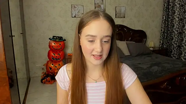 Snapshot of SabrinaCandi chatting on November 5, 3:39 am SabrinaCandi online show from November 5, 3:39 am