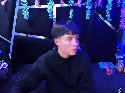 Snapshot of Bruno_Cruzz chatting on October 28, 2:15 am Bruno Cruzz online show from October 28, 2:15 am