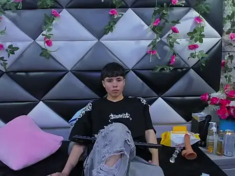 Snapshot of Bruno_Cruzz chatting on November 9, 2:43 am Bruno Cruzz online show from November 9, 2:43 am