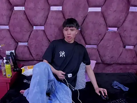 Snapshot of Bruno_Cruzz chatting on November 14, 2:54 am Bruno Cruzz online show from November 14, 2:54 am