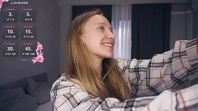 Snapshot of EarnestineGyllenband chatting on November 3, 6:47 am EarnestineGyllenband online show from November 3, 6:47 am