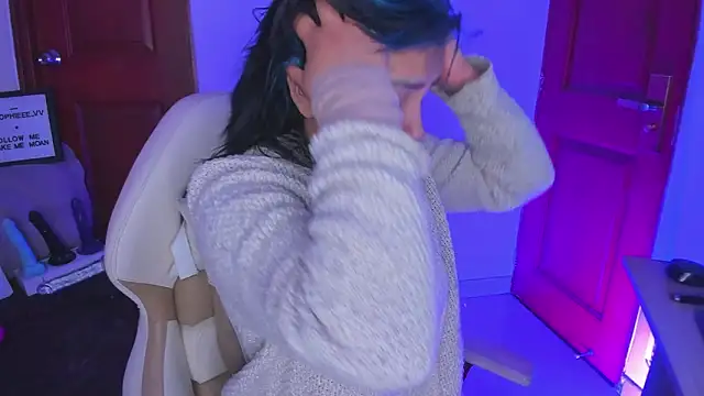 sophiievv online show from February 5, 8:02 pm