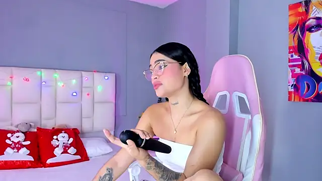 SammyRose  online show from November 30, 6:45 pm