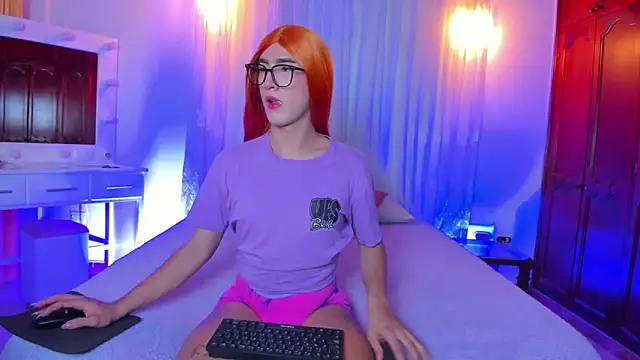 Snapshot of Shantal_777 chatting on December 4, 2:43 am Shantal 777 online show from December 4, 2:43 am