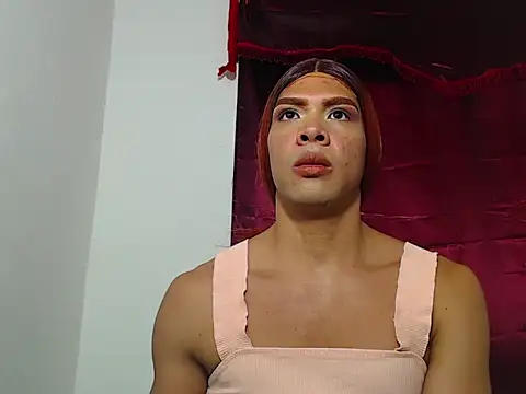 Snapshot of Coral_Santana_x chatting on December 17, 4:02 pm Coral Santana x online show from December 17, 4:02 pm